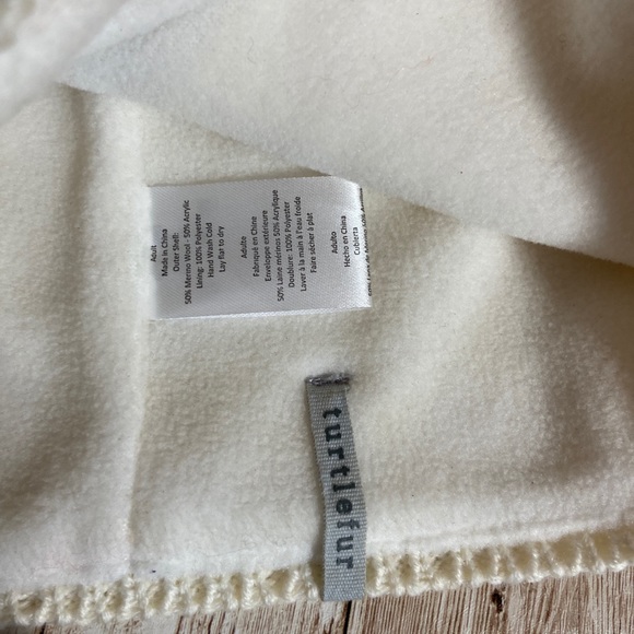 Turtlefur Fleece Lined Hat Cream with Gold Stripe and PomPom Winter Bean… - Picture 8 of 10